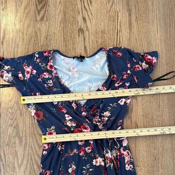 IZ BYER Floral Short Flutter Sleeve Knit Wrap Dress Navy Blue Pink Size Medium - Picture 7 of 8